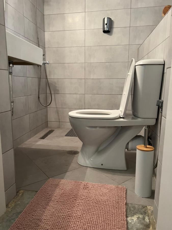 Cosy Guesthouse-Souterrain With Garden In City Center Corinto Esterno foto