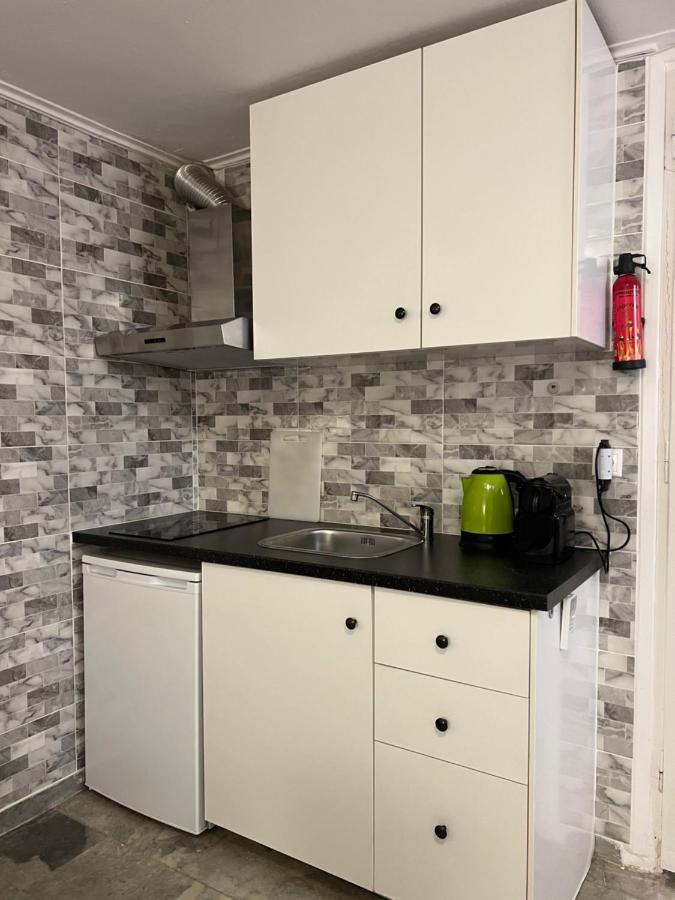 Cosy Guesthouse-Souterrain With Garden In City Center Corinto Esterno foto