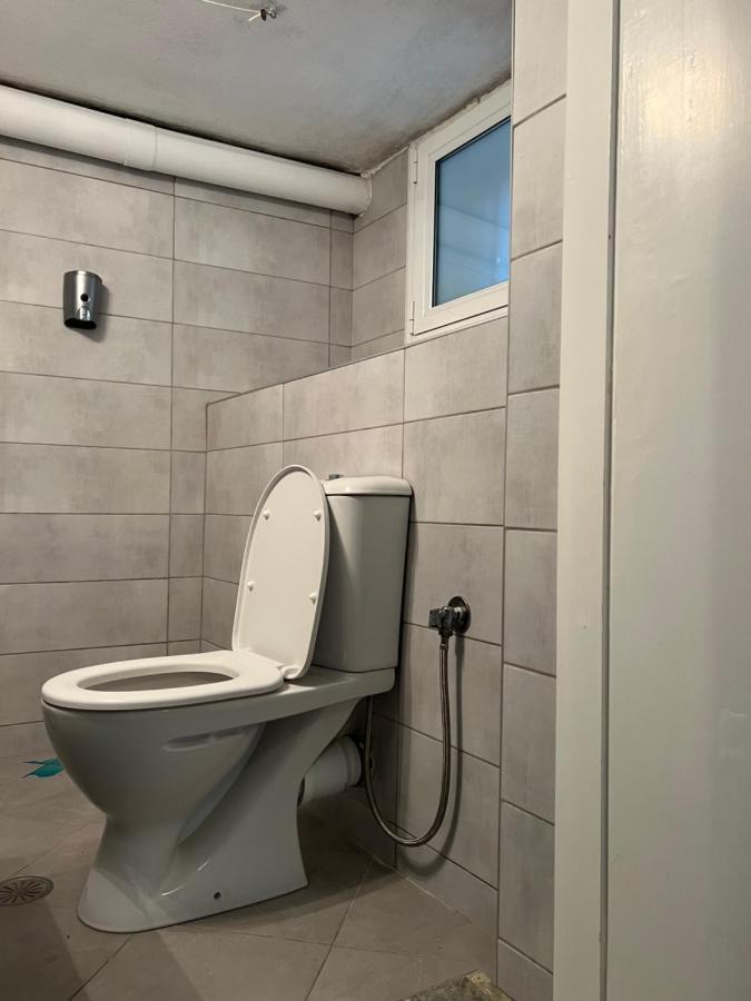 Cosy Guesthouse-Souterrain With Garden In City Center Corinto Esterno foto
