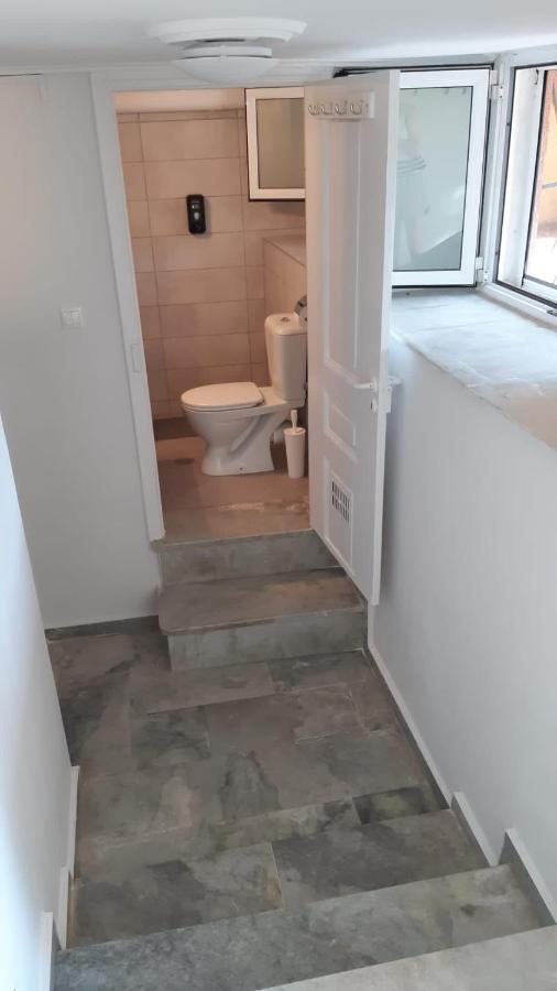 Cosy Guesthouse-Souterrain With Garden In City Center Corinto Esterno foto